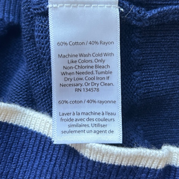 Vineyard Vines Crewneck with Whale - Picture 5 of 6